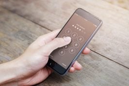 Le refus de communiquer le code de déverrouillage d’un téléphone portable peut constituer un délit