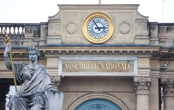 Loi Duplomb : comment examiner une pétition au Parlement ?