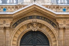 Génocide des Tutsi : pourquoi une plainte pour complicité vise aujourd’hui la Banque de France