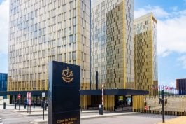 Hongrie : la justice européenne sanctionne une loi jugée contraire aux valeurs de l’UE