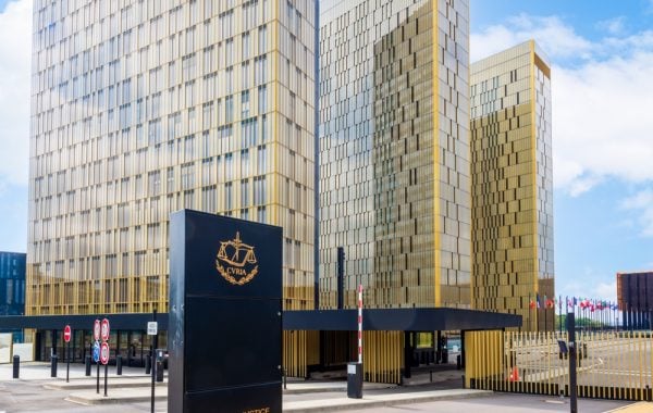 Hongrie : la justice européenne sanctionne une loi jugée contraire aux valeurs de l’UE