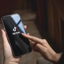 TikTok face au cyberproxénétisme : le DSA mis à l’épreuve