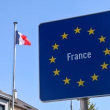 La douloureuse incorporation du Pacte sur la migration et l&rsquo;asile au droit français