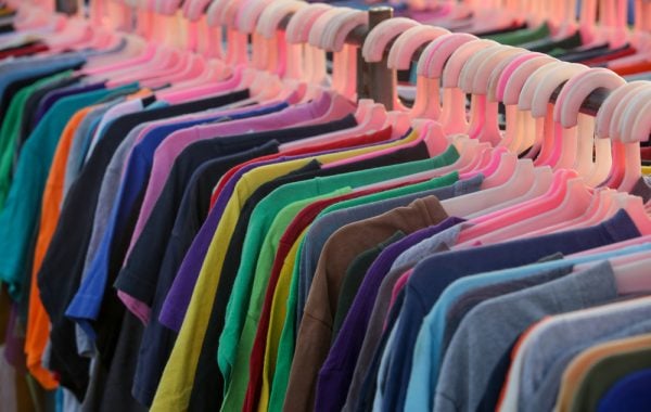 La France adopte sa loi anti-fast fashion : une révolution pour l&rsquo;industrie textile ?