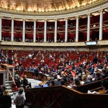 Loi sur l’aide à mourir : saisir le Conseil constitutionnel pour « aller au bout du processus démocratique » ?
