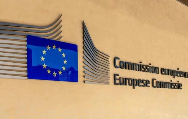 Majorité numérique : Bruxelles met un coup d&rsquo;arrêt au Parlement français