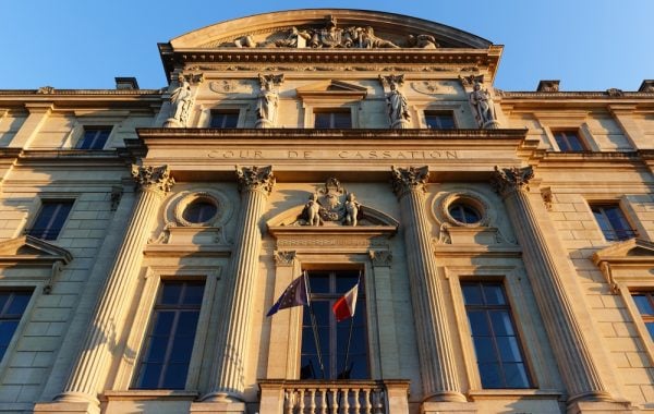 Malgré l&rsquo;interdiction de la GPA en France, la Cour de cassation valide la filiation d&rsquo;enfants nés à l&rsquo;étranger